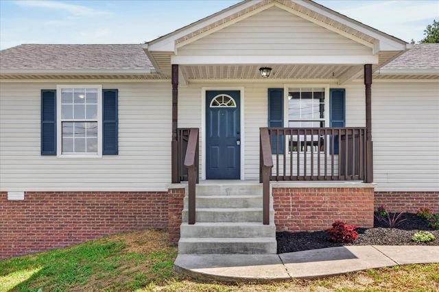 1824 Carneal Ln, Oak Grove, KY 42262