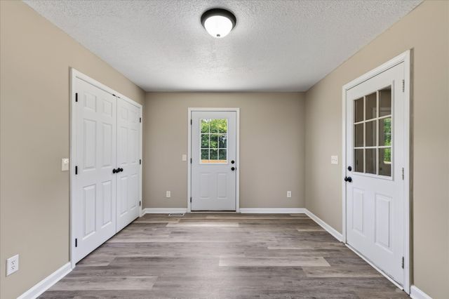 1824 Carneal Ln, Oak Grove, KY 42262