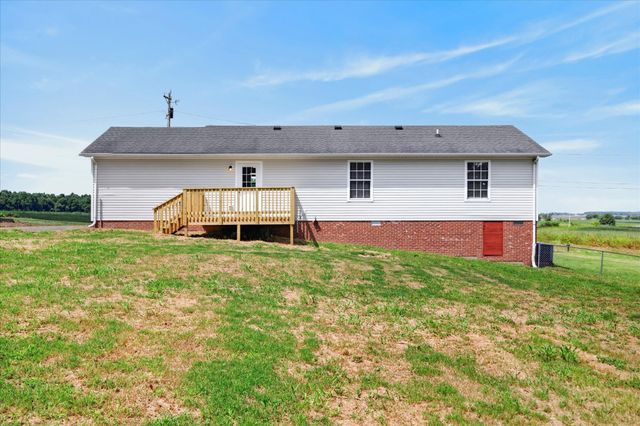 1824 Carneal Ln, Oak Grove, KY 42262