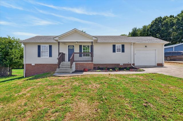 1824 Carneal Ln, Oak Grove, KY 42262