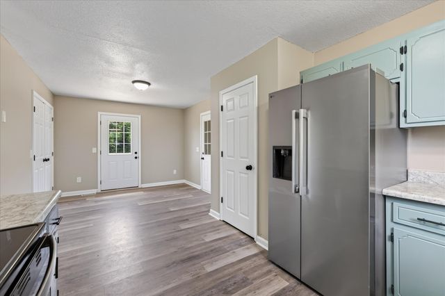 1824 Carneal Ln, Oak Grove, KY 42262