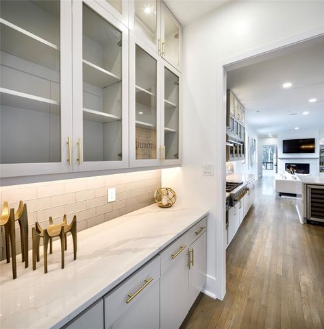 10663 Memorial Drive, Houston, TX 77024