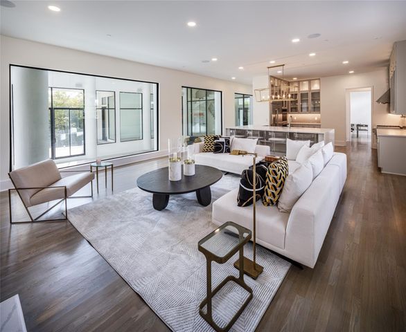 10663 Memorial Drive, Houston, TX 77024