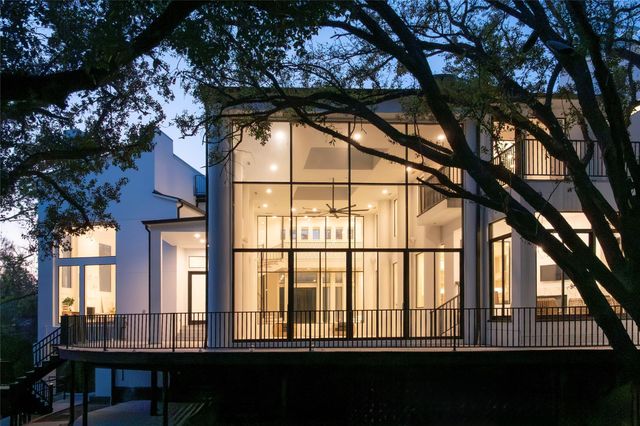 10663 Memorial Drive, Houston, TX 77024