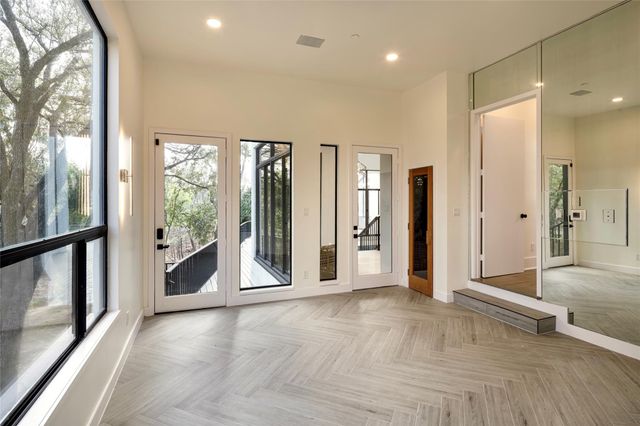 10663 Memorial Drive, Houston, TX 77024