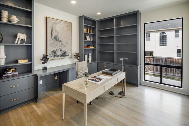 10663 Memorial Drive, Houston, TX 77024