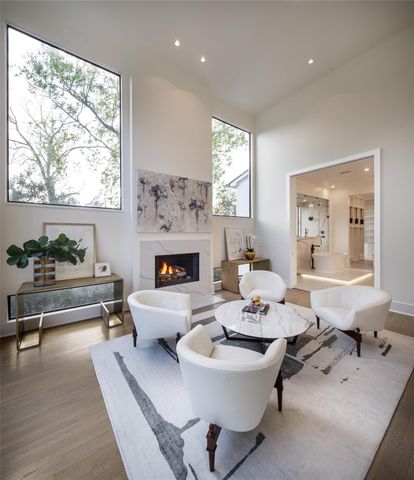 10663 Memorial Drive, Houston, TX 77024