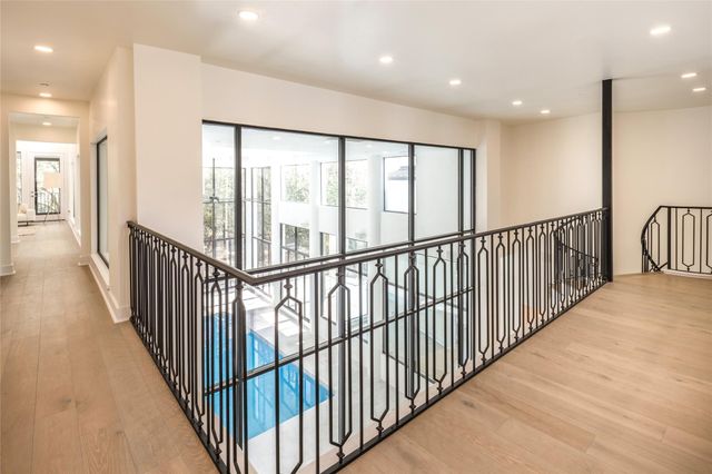 10663 Memorial Drive, Houston, TX 77024