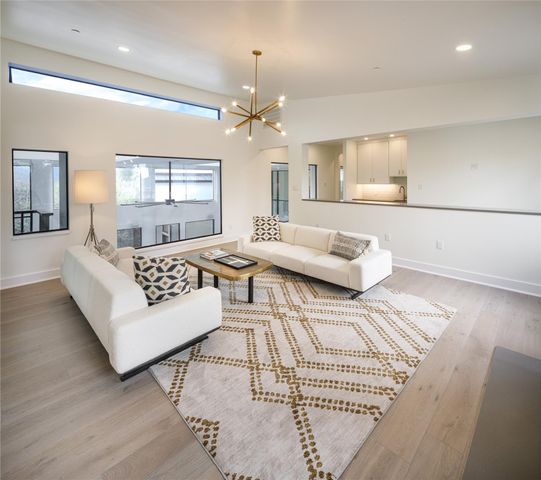 10663 Memorial Drive, Houston, TX 77024