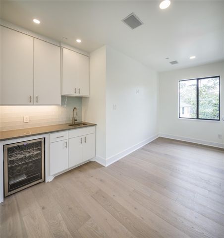 10663 Memorial Drive, Houston, TX 77024