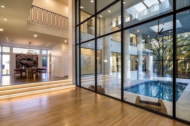 10663 Memorial Drive, Houston, TX 77024