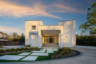 10663 Memorial Drive, Houston, TX 77024