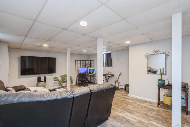 11 Olive Street, Lake Grove, NY 11755