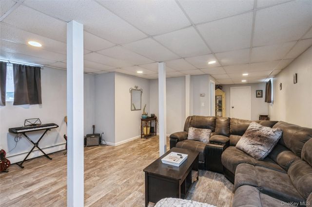 11 Olive Street, Lake Grove, NY 11755