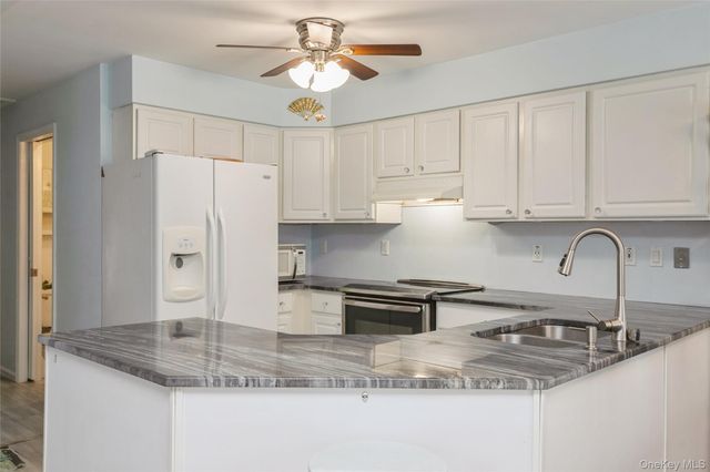 11 Olive Street, Lake Grove, NY 11755