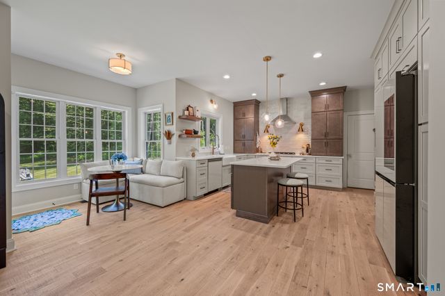 17 Pecausett Trail, East Hampton, CT 06424