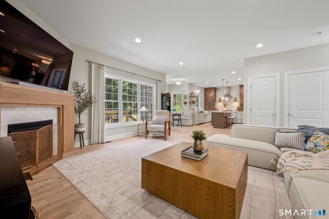 17 Pecausett Trail, East Hampton, CT 06424