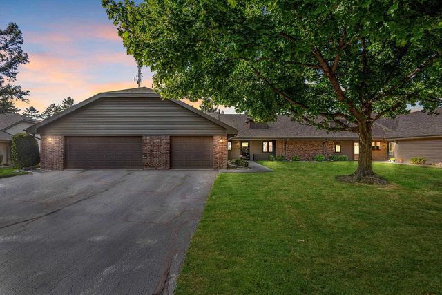 83 SPENCER VILLAGE COURT, Appleton, WI 54914
