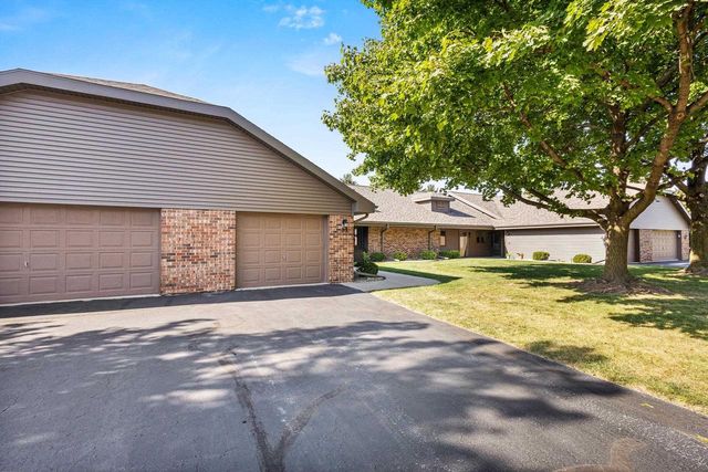 83 SPENCER VILLAGE COURT, Appleton, WI 54914