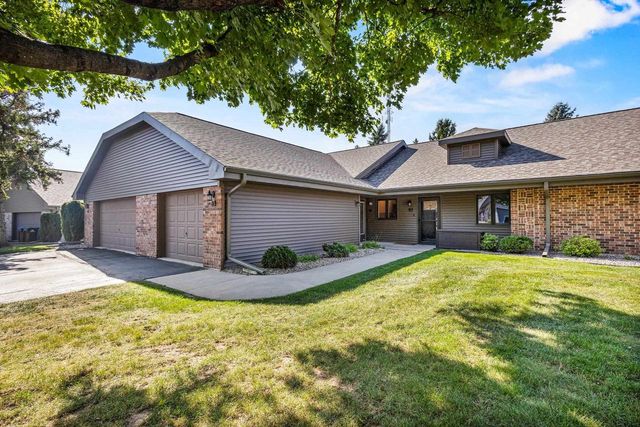 83 SPENCER VILLAGE COURT, Appleton, WI 54914
