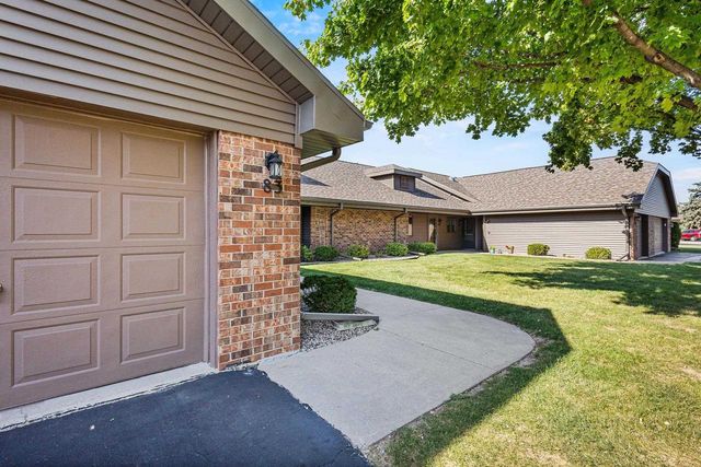 83 SPENCER VILLAGE COURT, Appleton, WI 54914