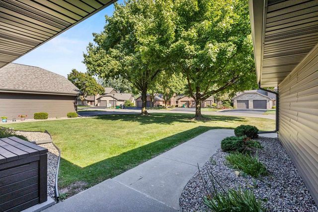 83 SPENCER VILLAGE COURT, Appleton, WI 54914