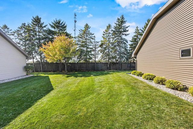 83 SPENCER VILLAGE COURT, Appleton, WI 54914