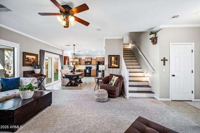 1048 E IRIS Drive, Chandler, AZ 85286