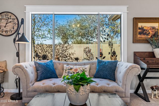 1048 E IRIS Drive, Chandler, AZ 85286