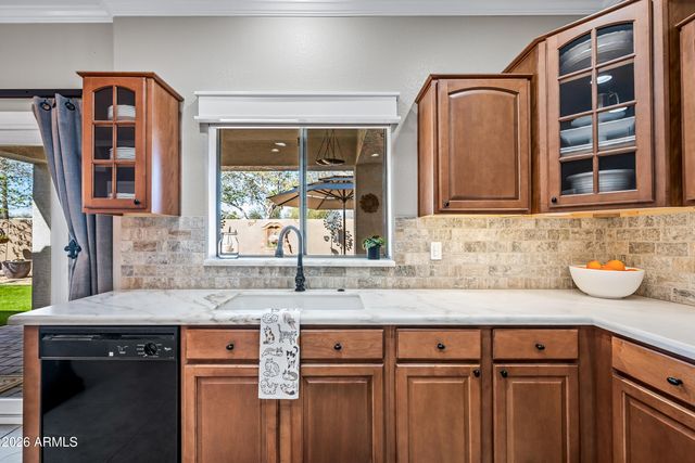 1048 E IRIS Drive, Chandler, AZ 85286