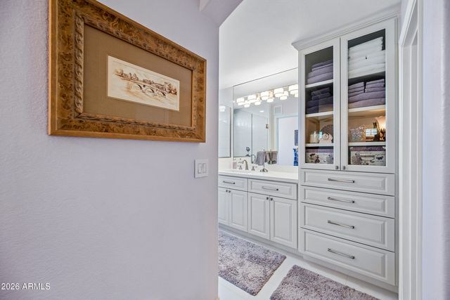 1048 E IRIS Drive, Chandler, AZ 85286