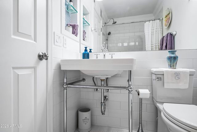 1048 E IRIS Drive, Chandler, AZ 85286