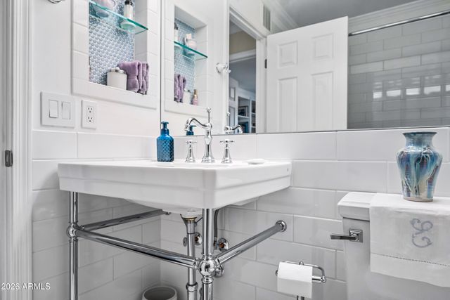 1048 E IRIS Drive, Chandler, AZ 85286