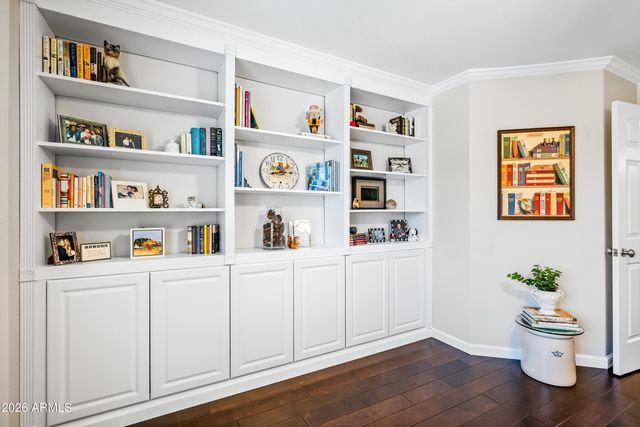 1048 E IRIS Drive, Chandler, AZ 85286