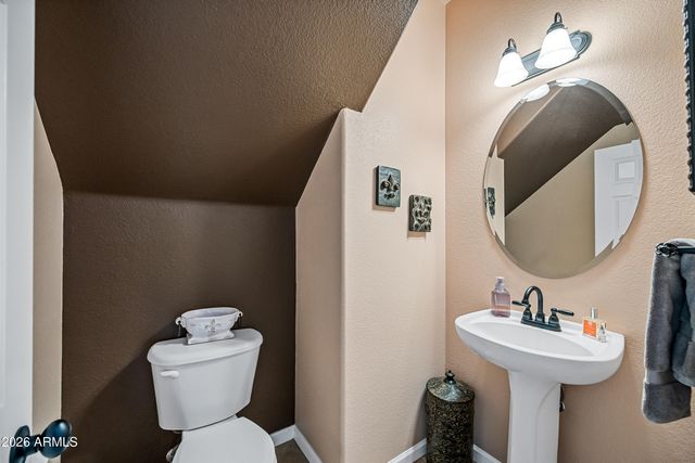 1048 E IRIS Drive, Chandler, AZ 85286