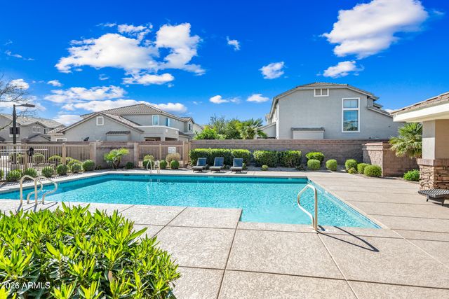 1048 E IRIS Drive, Chandler, AZ 85286