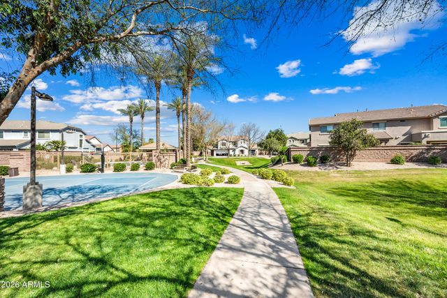 1048 E IRIS Drive, Chandler, AZ 85286