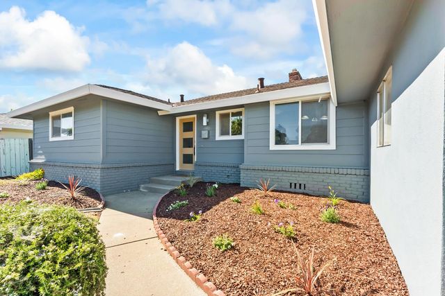 1339 Palomar Cir, Sacramento, CA 95831