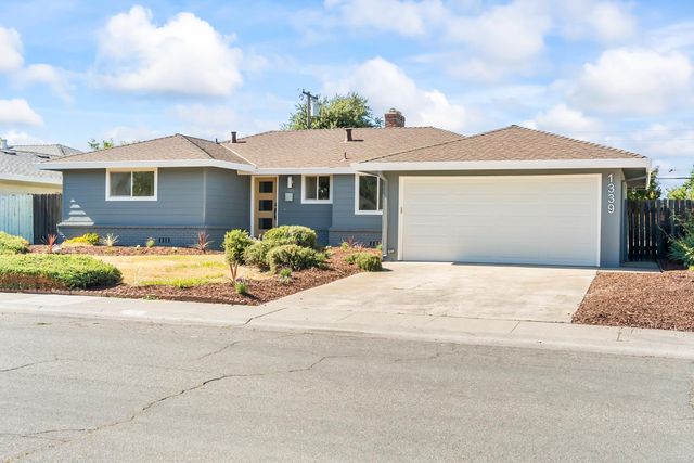 1339 Palomar Cir, Sacramento, CA 95831