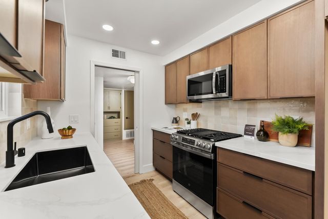 1339 Palomar Cir, Sacramento, CA 95831