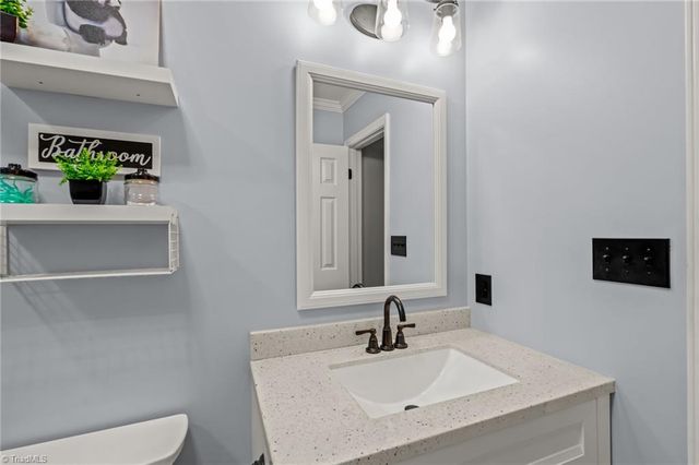 464 Lansdowne Place, Winston-salem, NC 27107