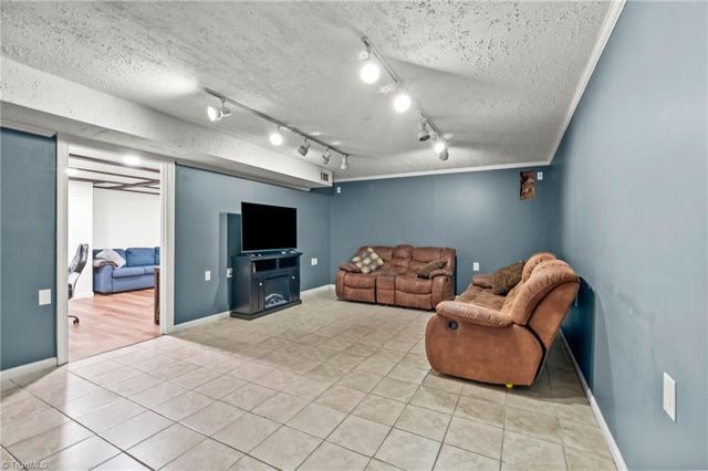 464 Lansdowne Place, Winston-salem, NC 27107