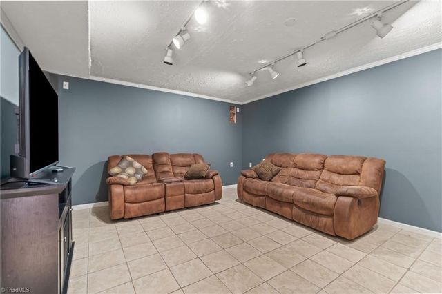 464 Lansdowne Place, Winston-salem, NC 27107