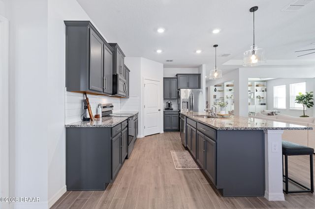 565 Lady Grace Place, Deland, FL 32724