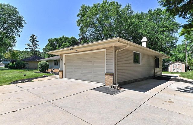 3565 Sunny Crest DRIVE, Brookfield, WI 53005