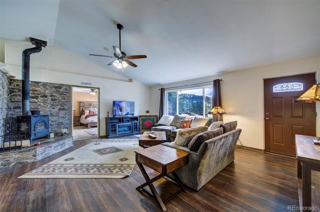 34 Fetlock, Florissant, CO 80816