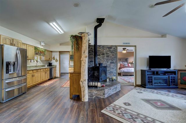 34 Fetlock, Florissant, CO 80816