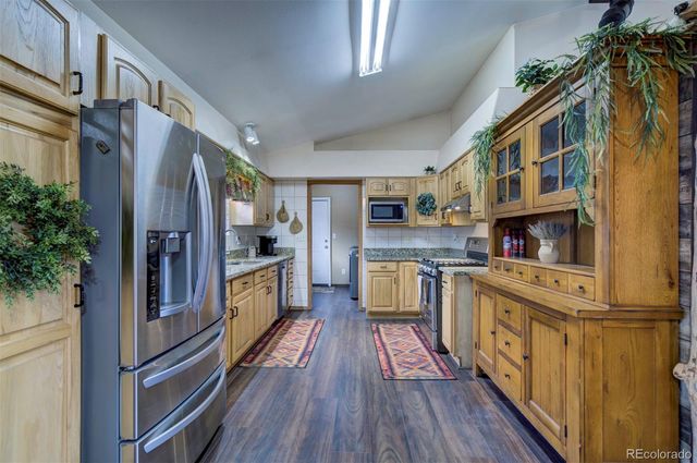 34 Fetlock, Florissant, CO 80816