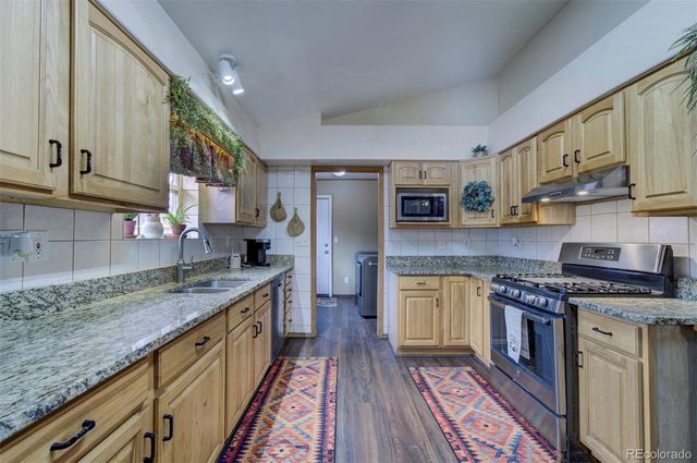 34 Fetlock, Florissant, CO 80816