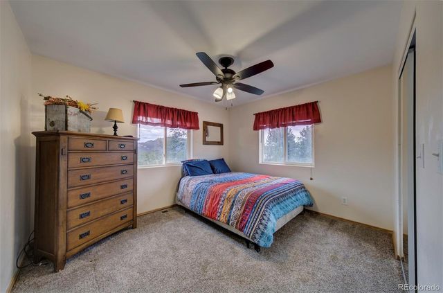 34 Fetlock, Florissant, CO 80816